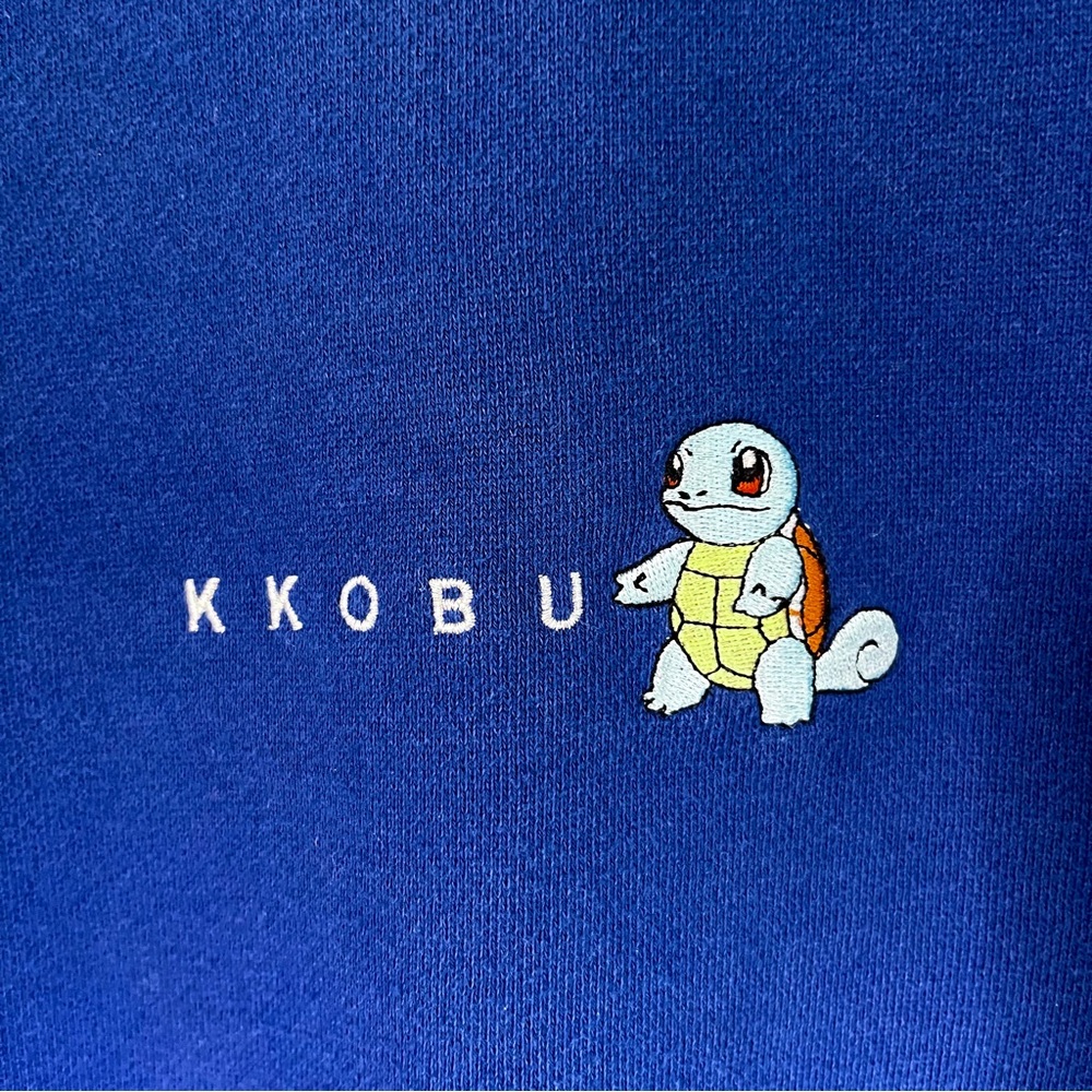 SPAO Pokémon KKOBU Squirtle Blue Adult Sweatshirt Size Small